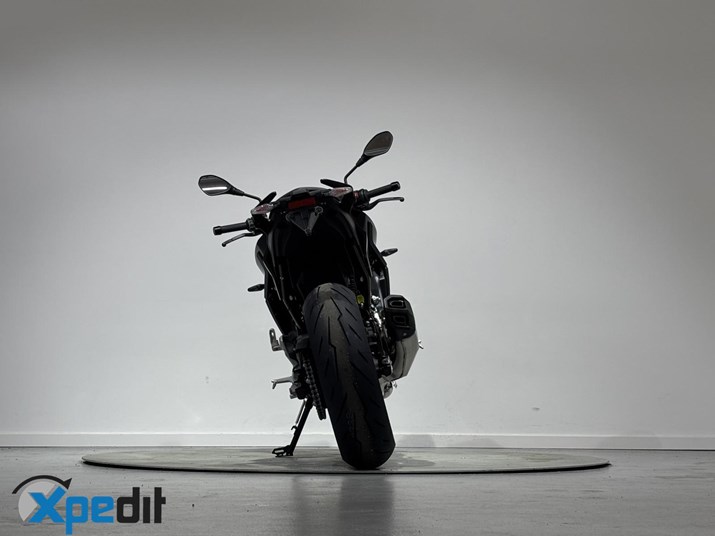 BMW F 900 R BMW F 900 R